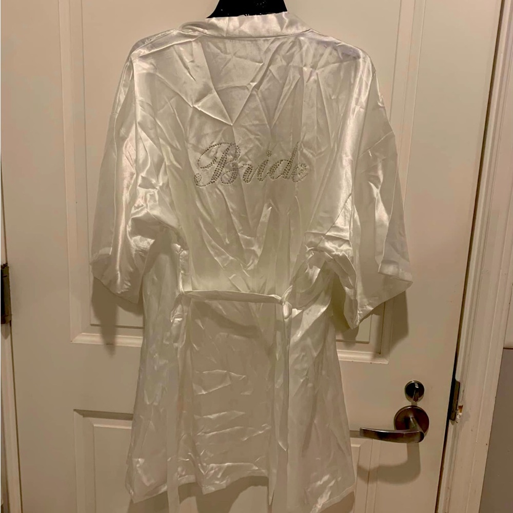 One size fits all white bride robe